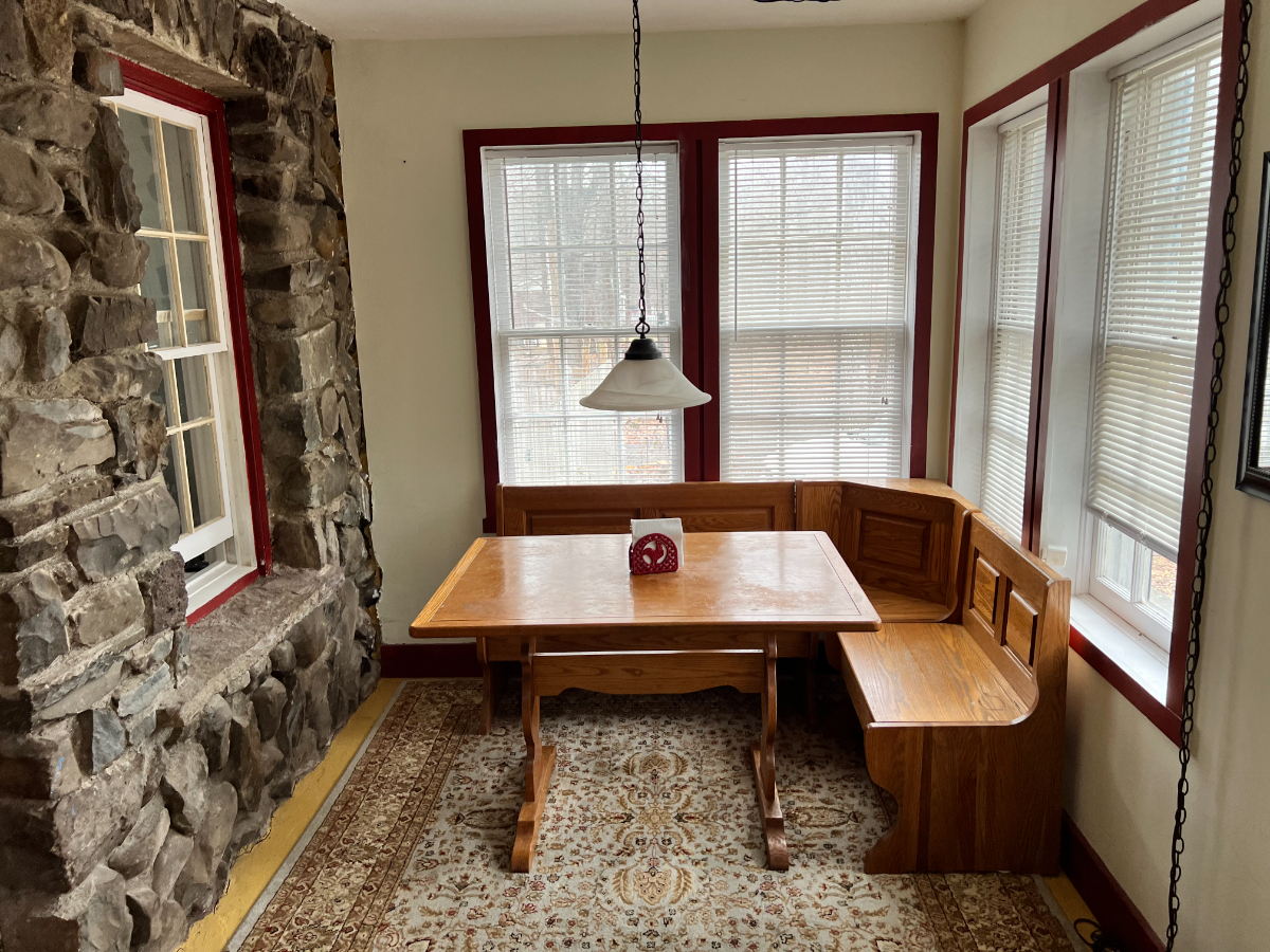 Peaceful Hudson Valley Stay Near Hospitals With Workspace, Parking And Pet Friendly Yard - Photo 6