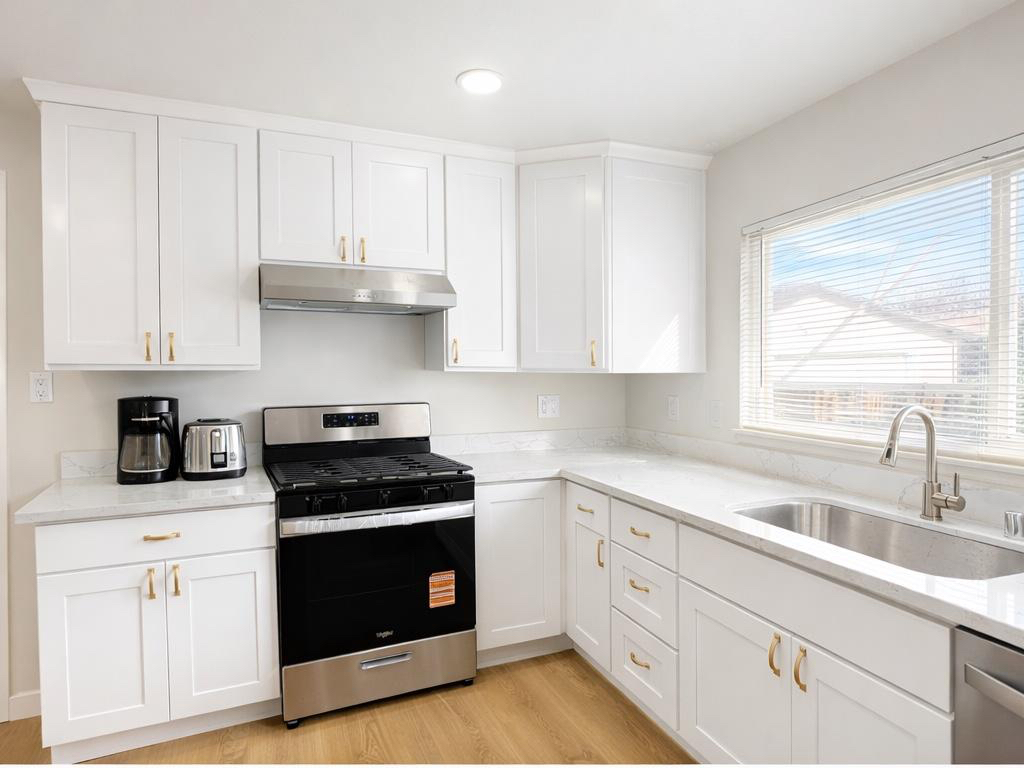 Modern 2BR Near Downtown SJ - Fast WiFi - Parking - Quiet Stay - Photo 2