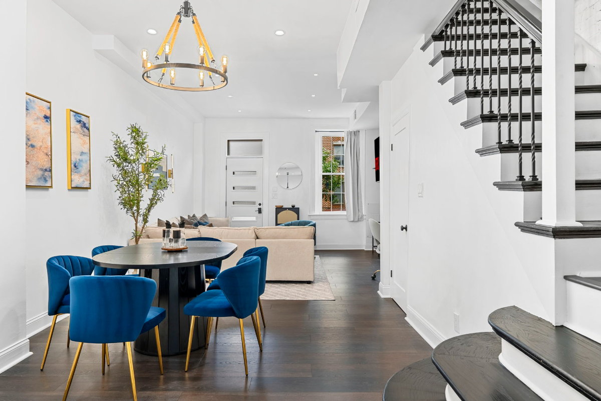 Corporate Luxury DC Living w/Rooftop & Hot Tub Sleeps 6 to 8 - Photo 2