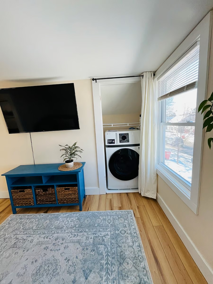 Fully Furnished 2BR in the Old North End with Hot Tub - Photo 6