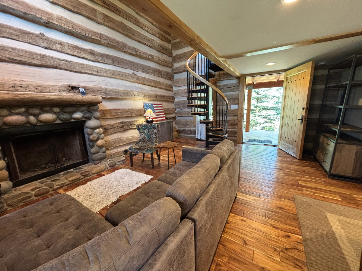 Historic Lake Cabin - Photo 3