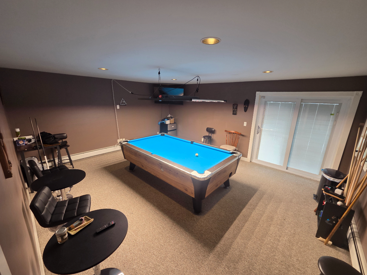 Private Room on mostly private floor with private bathroom. 12 mins from Newport Hospital - Photo 6