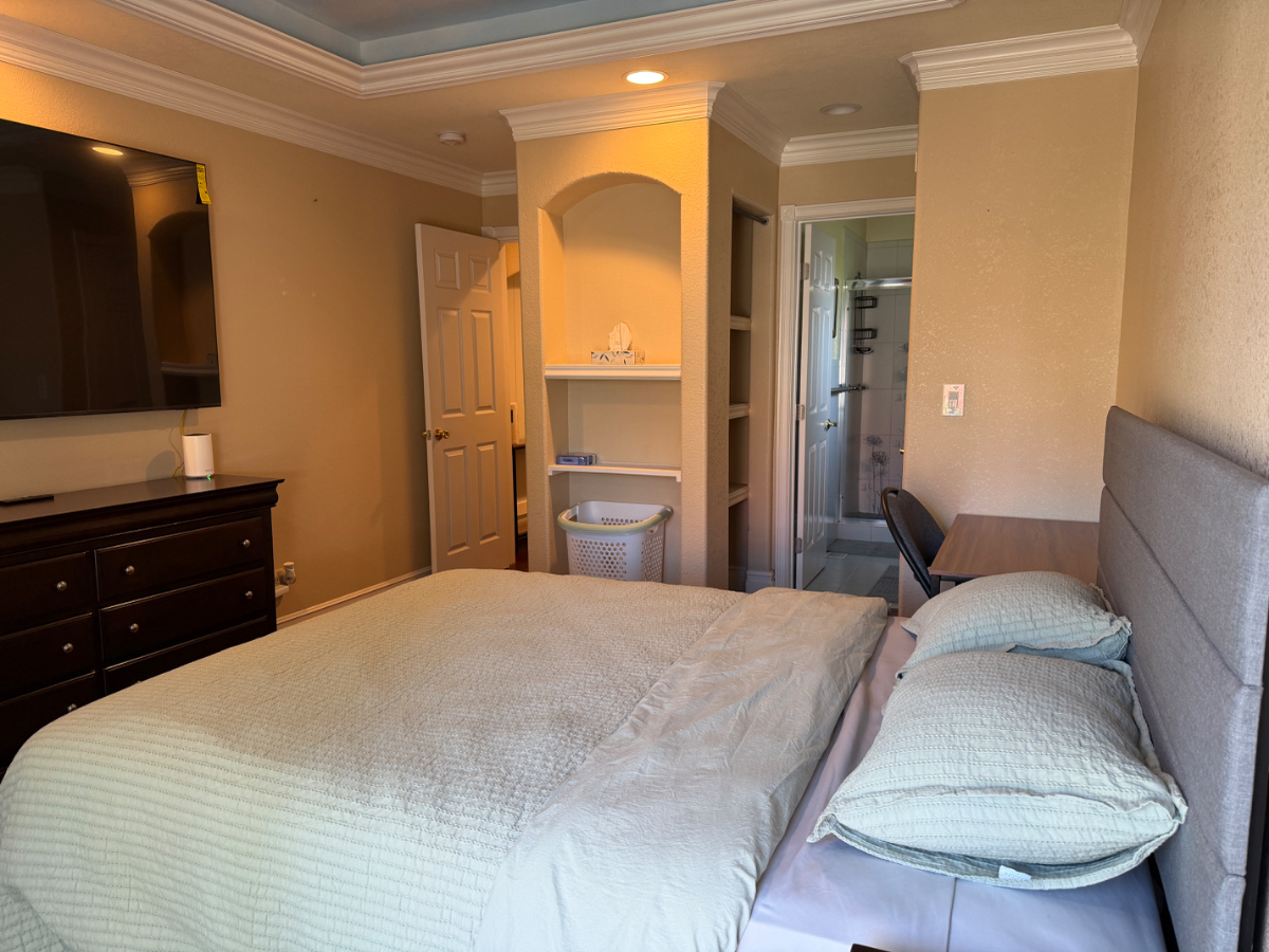 Premium Furnished Master Bedroom with Private Entrance - Photo 1