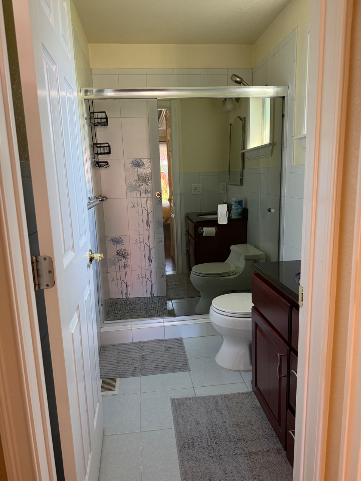 Premium Furnished Master Bedroom with Private Entrance - Photo 6