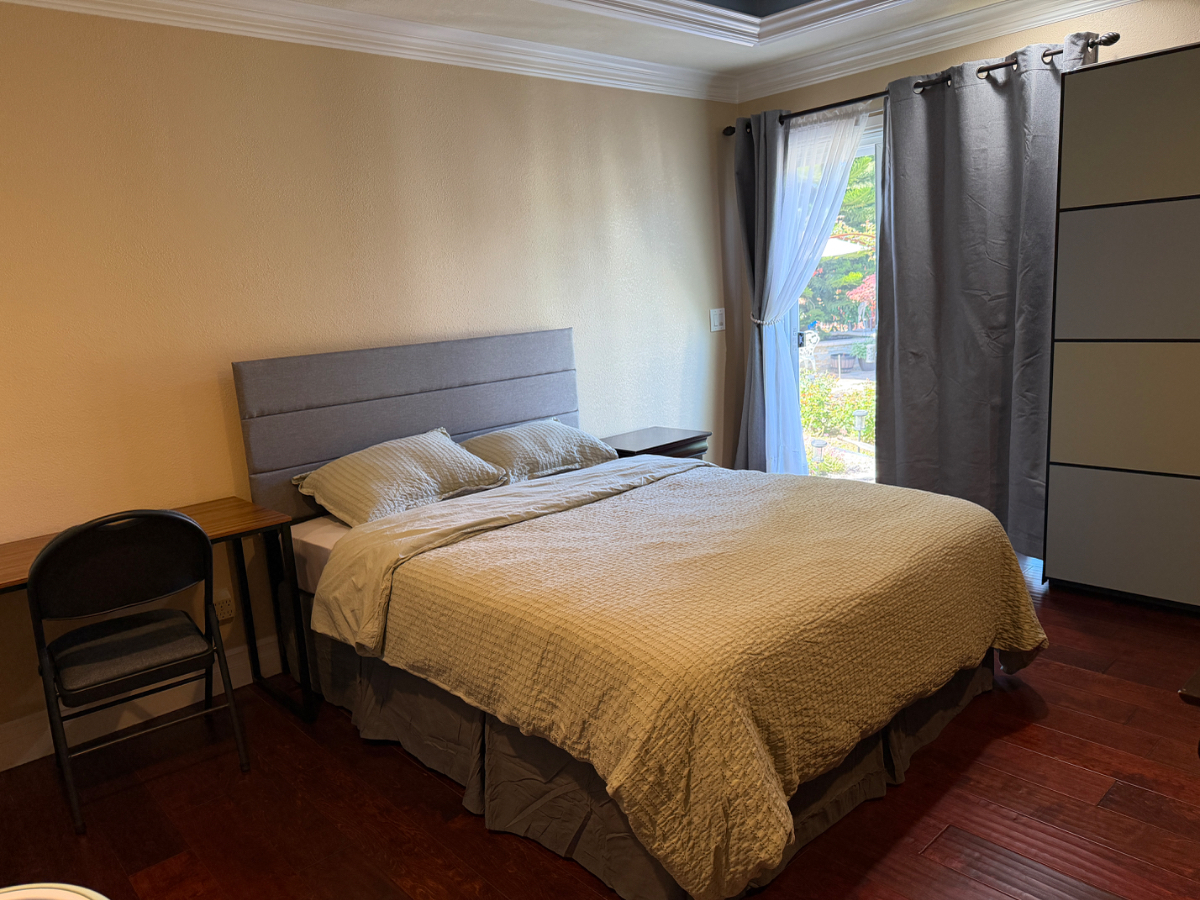 Premium Furnished Master Bedroom with Private Entrance - Photo 3