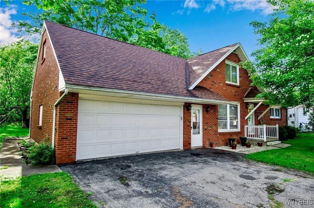 2 Bedroom on Quiet Cul-de-Sac - Photo 2