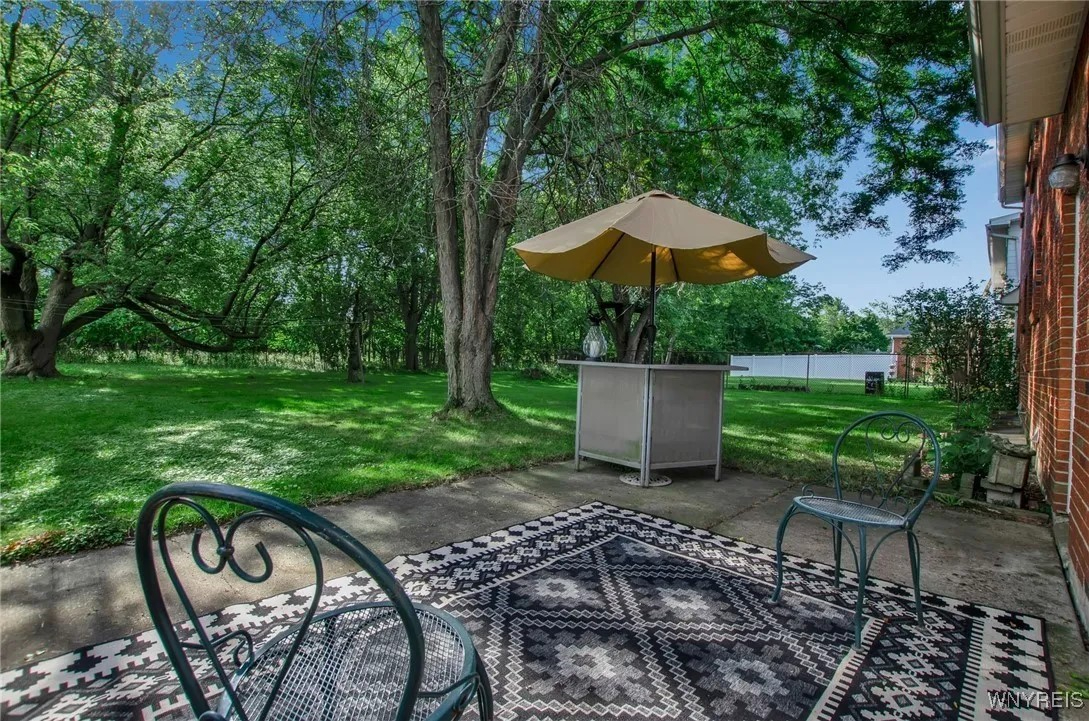 2 Bedroom on Quiet Cul-de-Sac - Photo 5