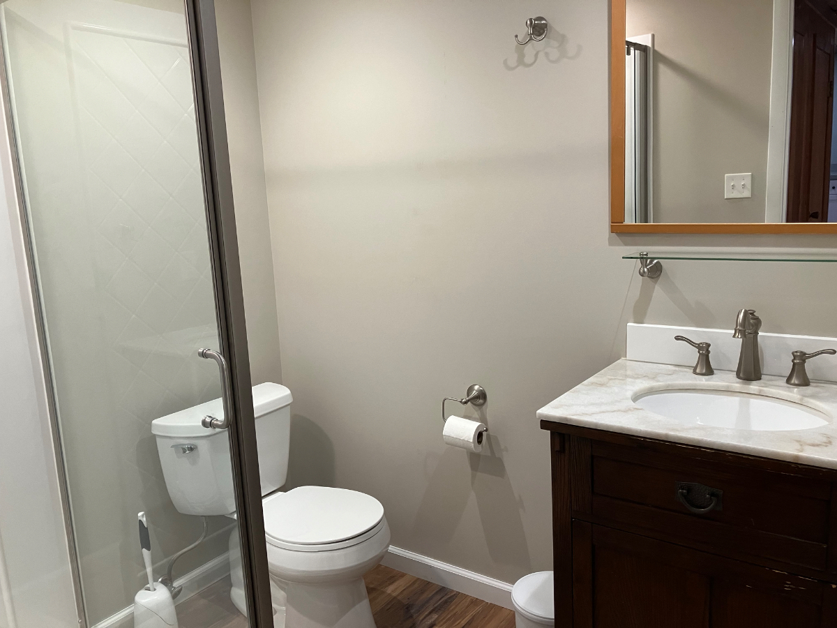 Cozy Basement Studio in quiet residential area - Photo 1