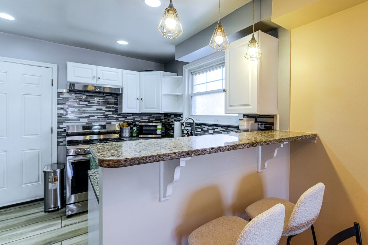 3 BDR Home Near Walter Reed And Takoma Metro With Parking And Utilities Included - Photo 7