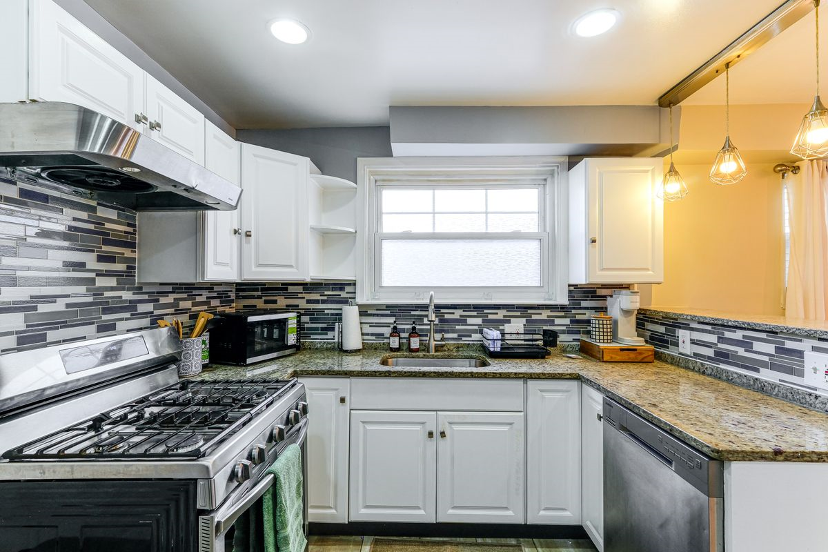 3 BDR Home Near Walter Reed And Takoma Metro With Parking And Utilities Included - Photo 9