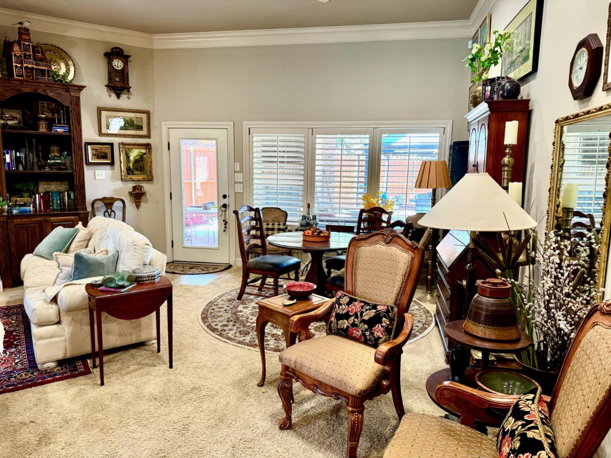 Spacious 3BR-Den Home with Dual Suites, Outdoor Fireplace, Gazebo & 2-Car Garage - Photo 6