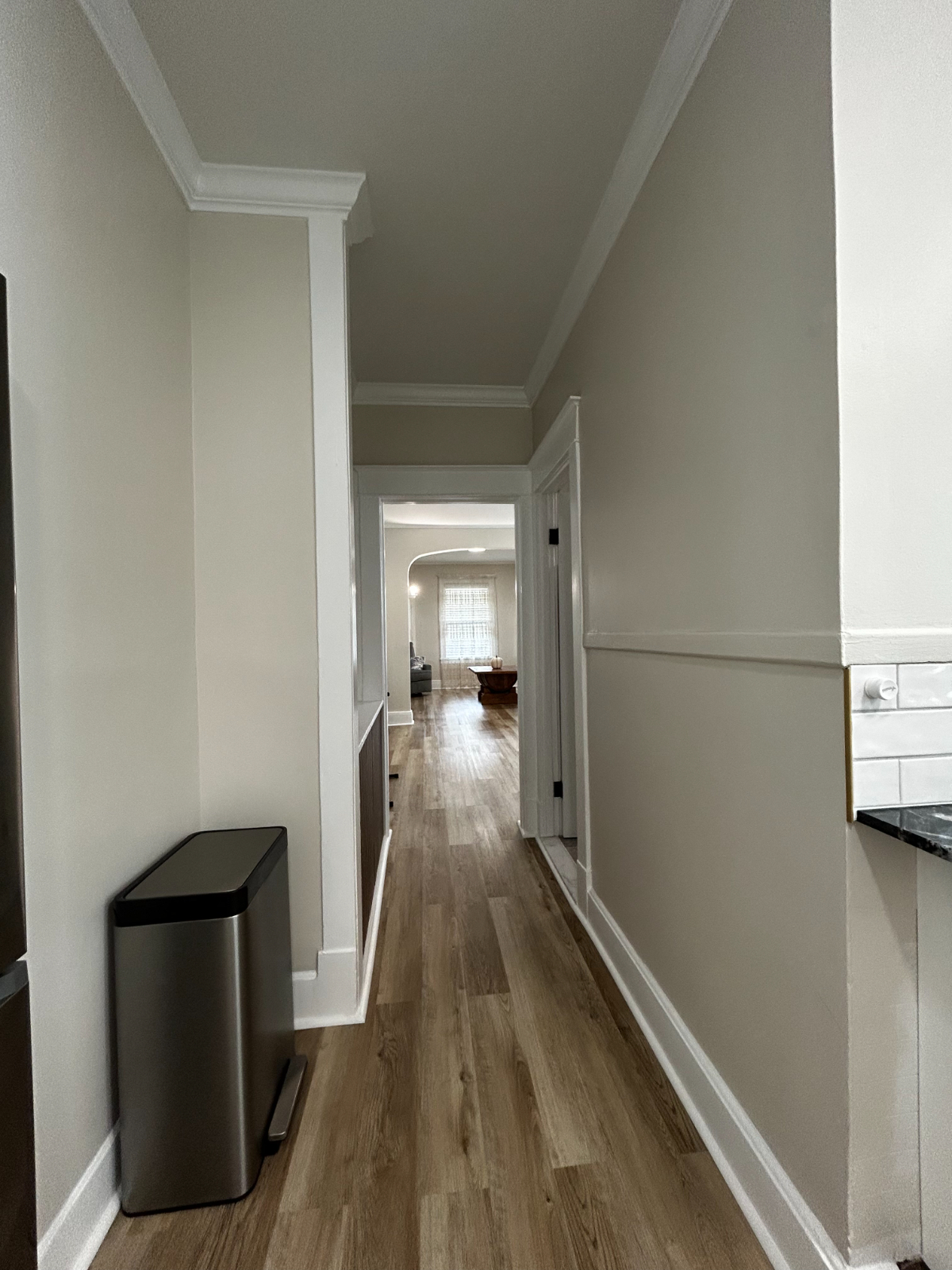 Executive Furnished 2BR with Workspace & Laundry - Photo 6