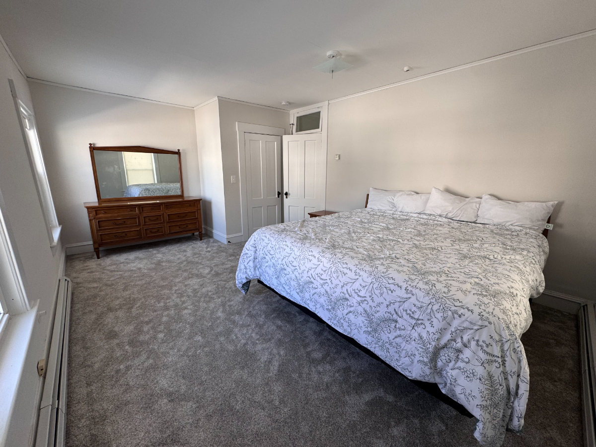 Charming & Updated Duplex in Waterbury Village with Mountain Views & Walkable Location -- Pet Friend - Photo 7