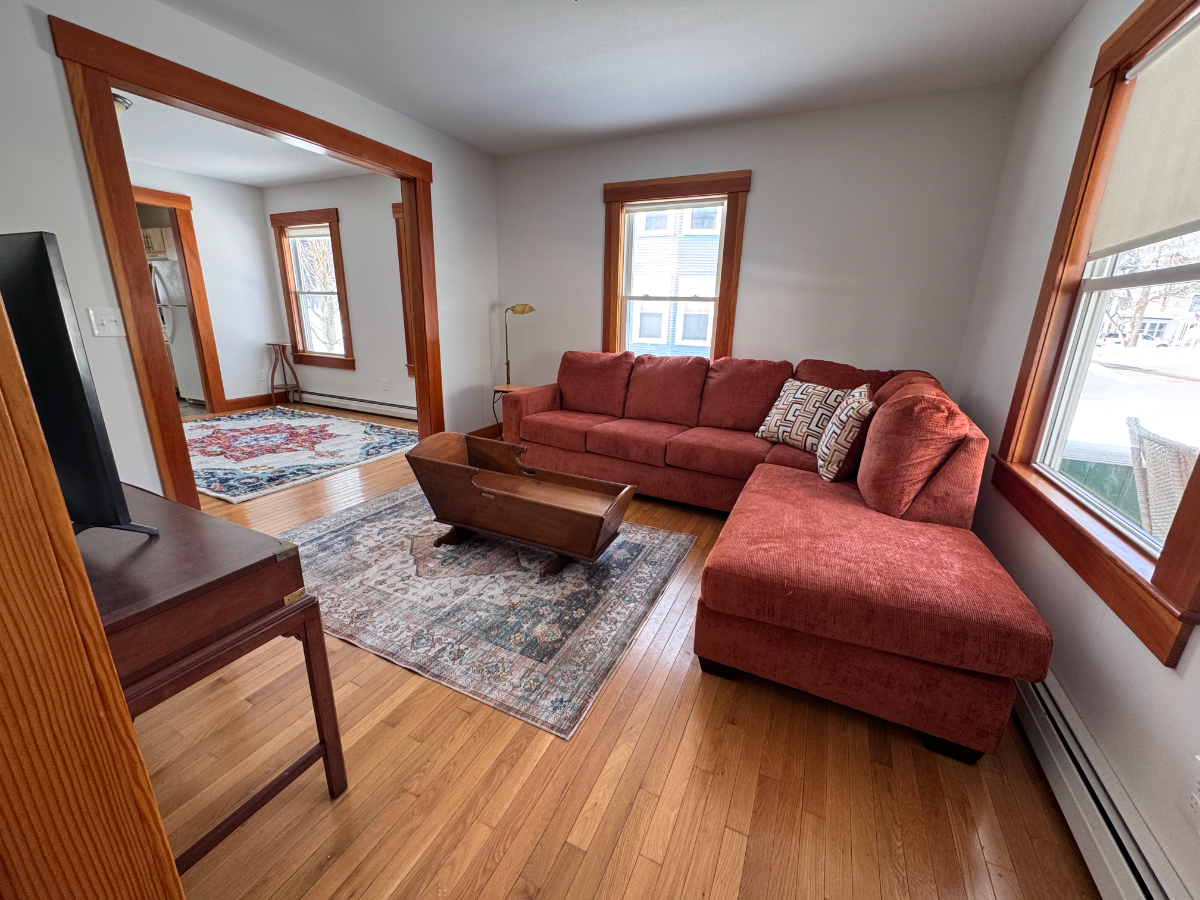 Charming & Updated Duplex in Waterbury Village with Mountain Views & Walkable Location -- Pet Friend - Photo 3