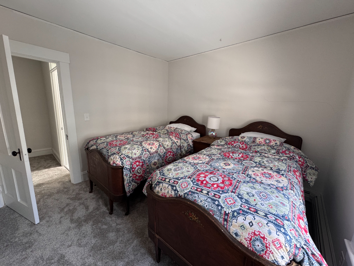Charming & Updated Duplex in Waterbury Village with Mountain Views & Walkable Location -- Pet Friend - Photo 12