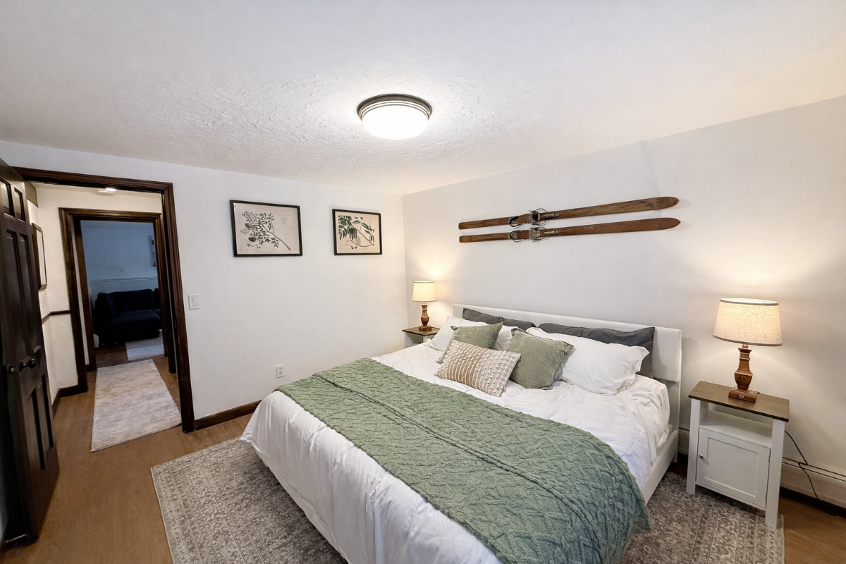 Cozy Stowe 2-bedroom, peaceful wooded setting - 2.5 miles to village - Photo 9