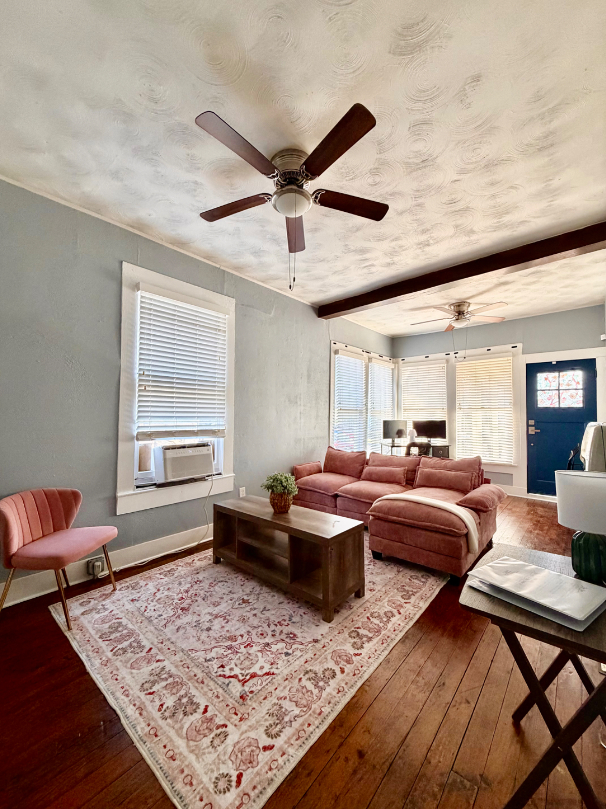1 bed 1 bath full unit - Photo 1