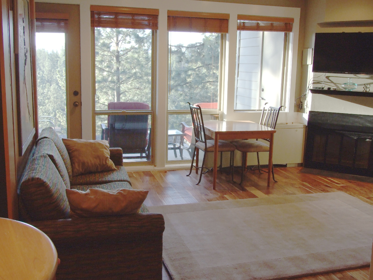 Cozy Resort Condo - Photo 3