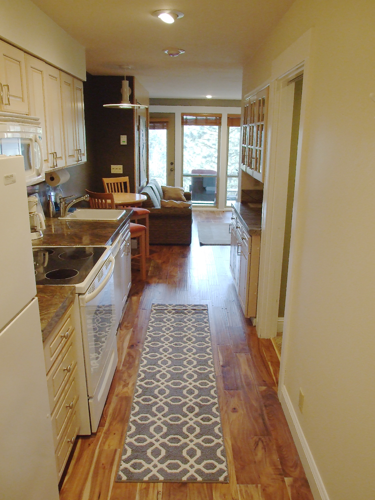 Cozy Resort Condo - Photo 4