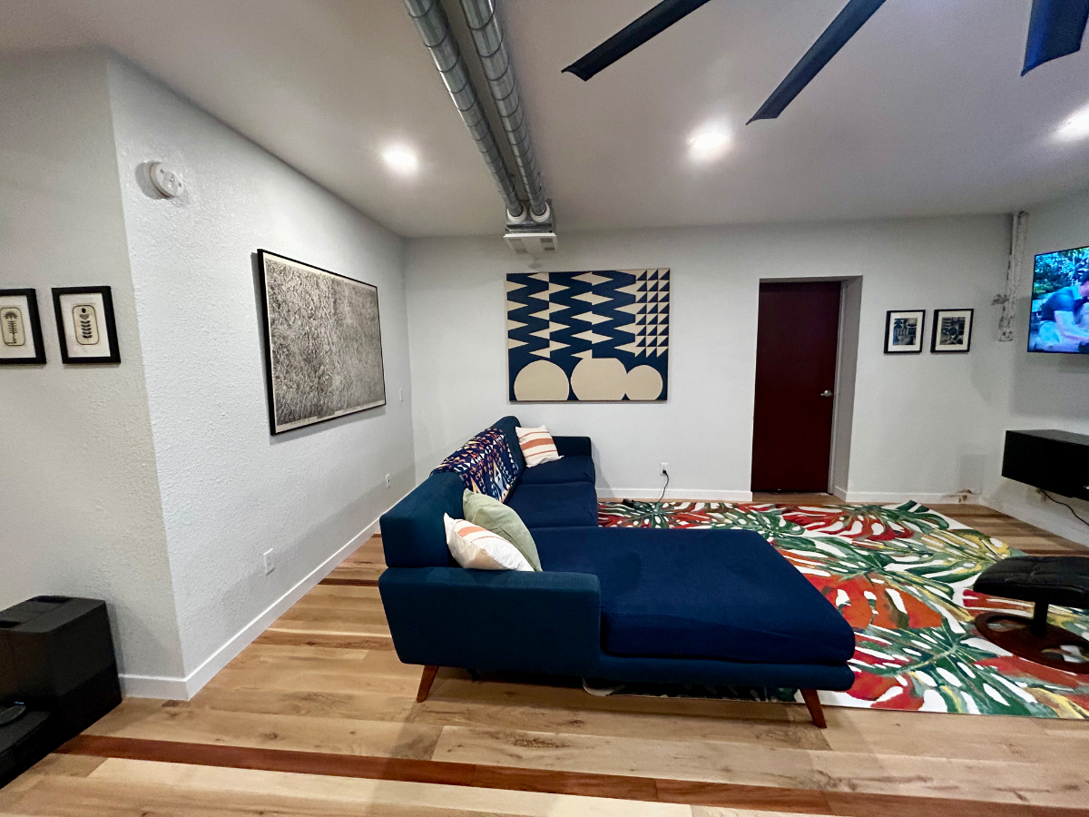 Beautiful basement studio in the heart of the Highlands