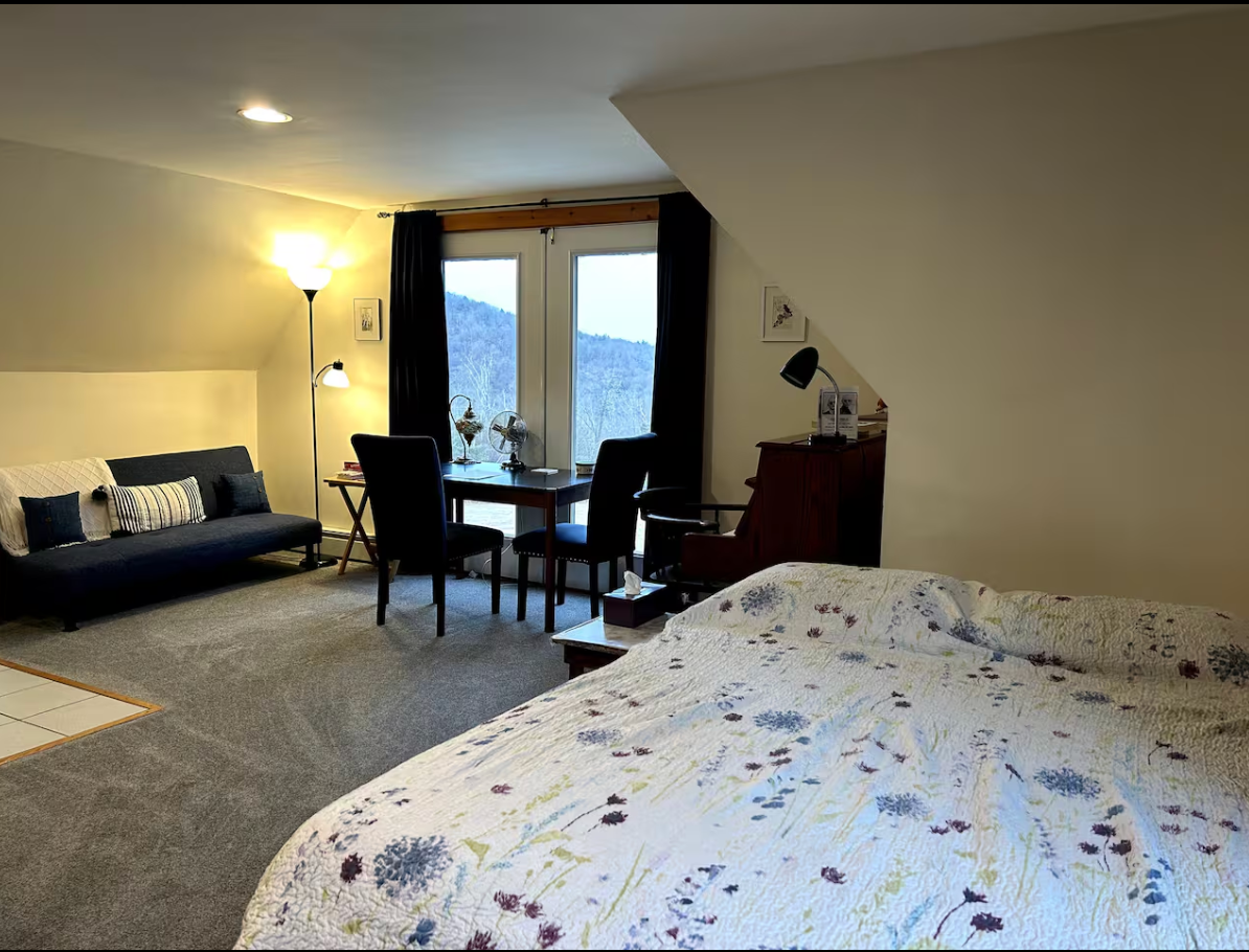 Private, Quiet Studio With Mountain Views - Photo 1