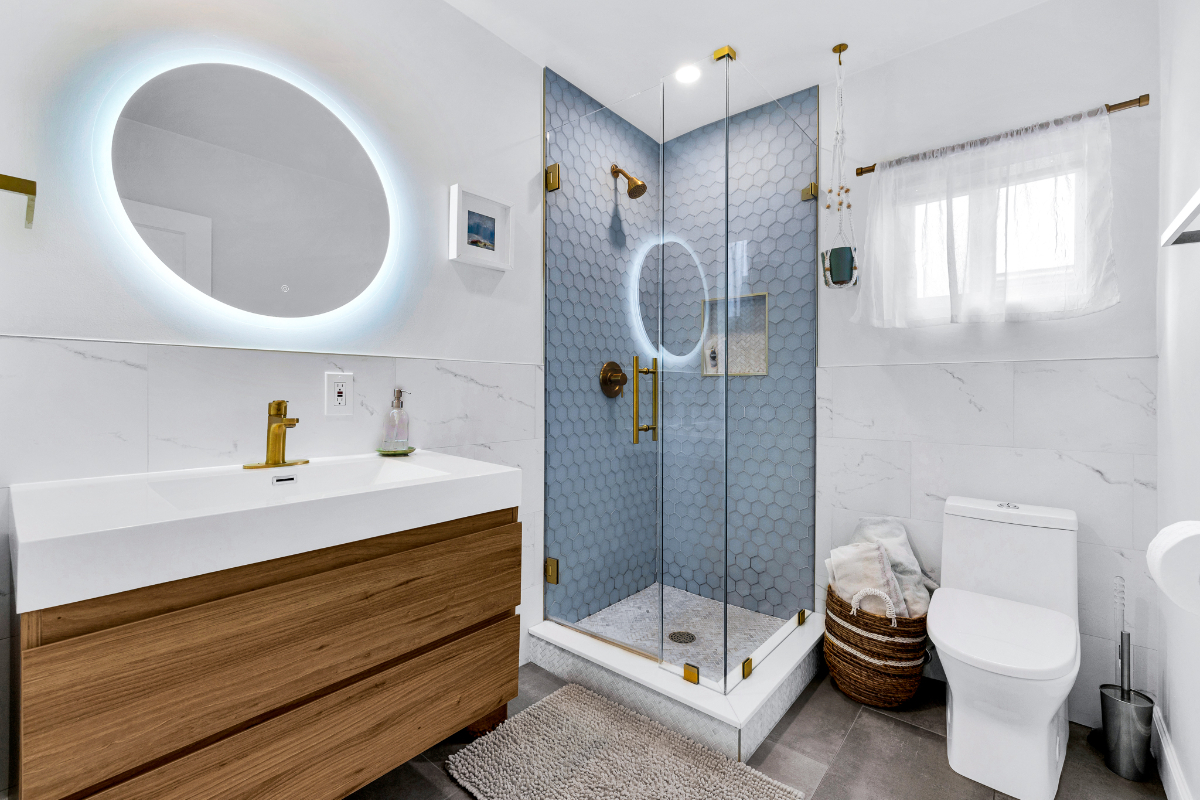 Modern and beachy 2 bed - Photo 5