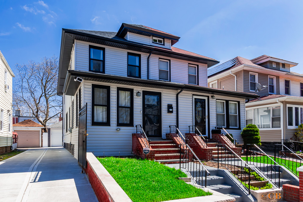 Fully Renovated Private House w/ Outdoor Space, Workspace & Laundry - Near Brooklyn College, Kings C - Photo 2