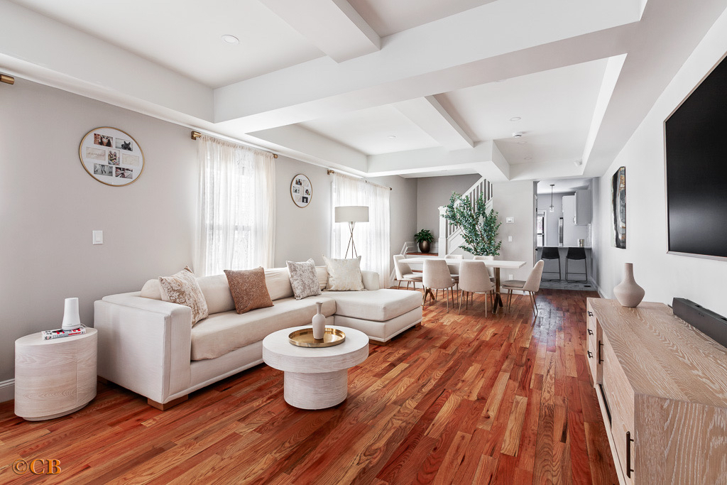 Fully Renovated Private House w/ Outdoor Space, Workspace & Laundry - Near Brooklyn College, Kings C - Photo 4