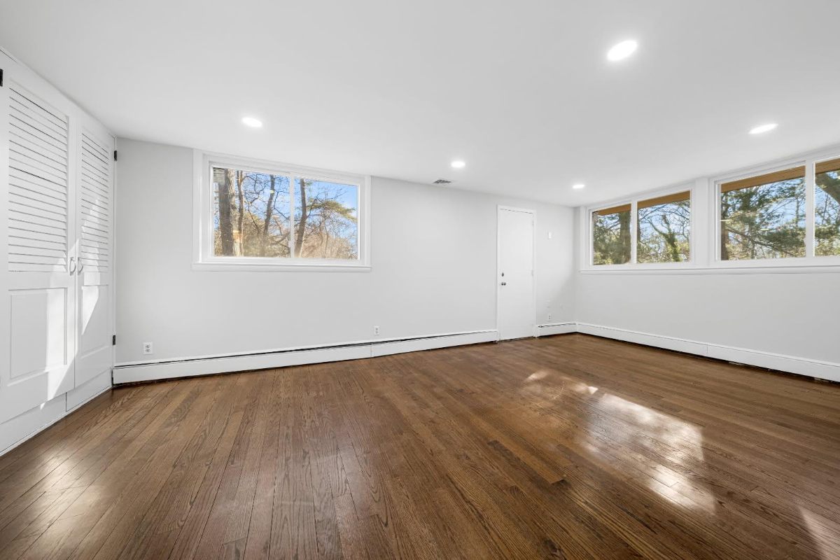 Recently Remodeled 4BR 2BA Apartment With Private Pool Near Major Hospitals & Train Station - Photo 7