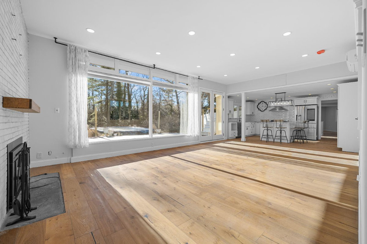 Recently Remodeled 4BR 2BA Apartment With Private Pool Near Major Hospitals & Train Station - Photo 3