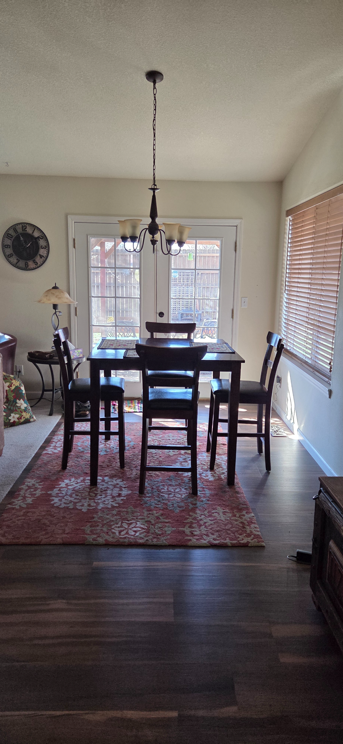 Comfortable Two-Bedroom Home with Flexible Office Space and Fully Equipped Kitchen - Photo 5