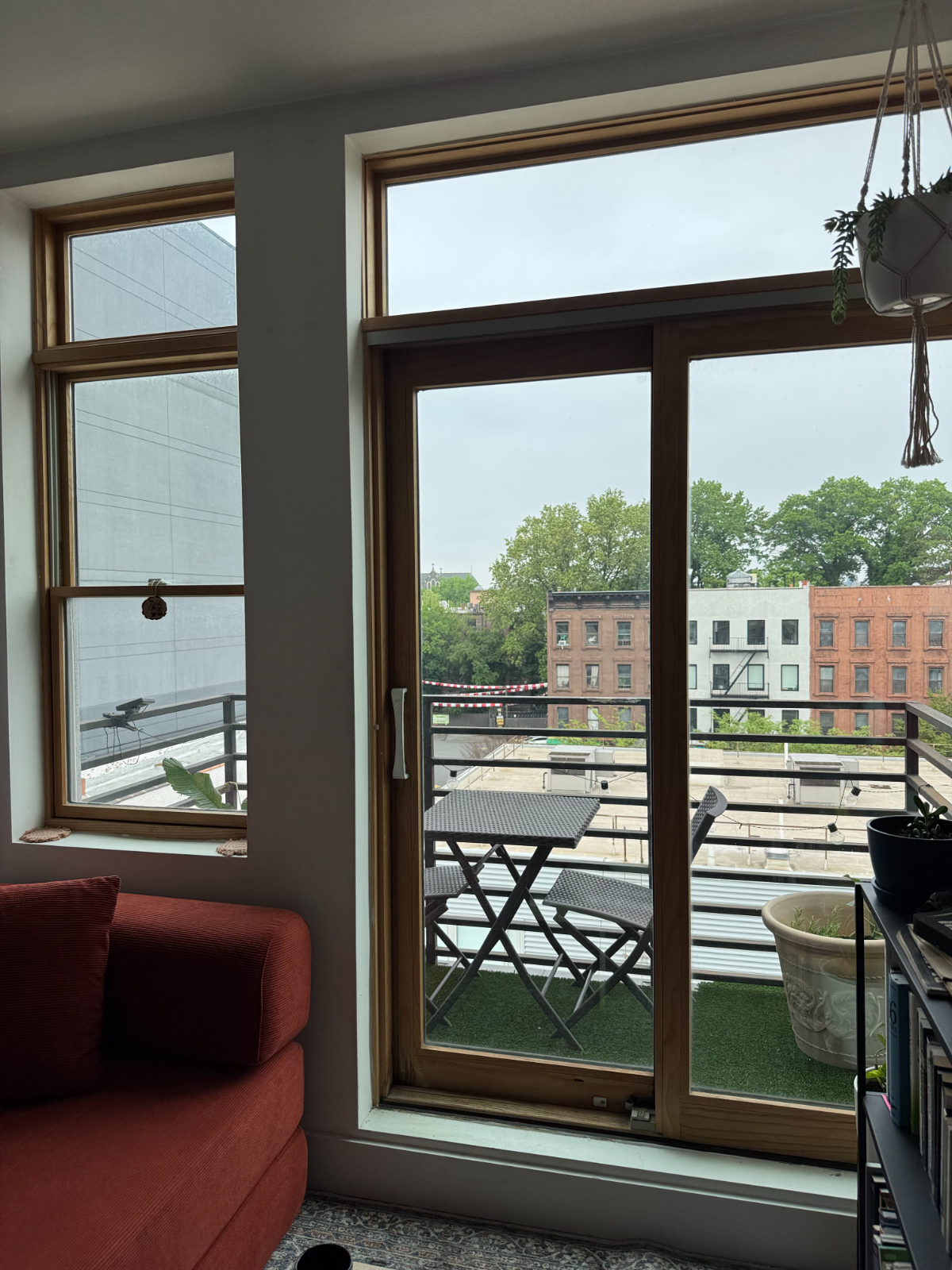 Sunny 2BR with private rooftop and balcony in Bed Stuy - Photo 3