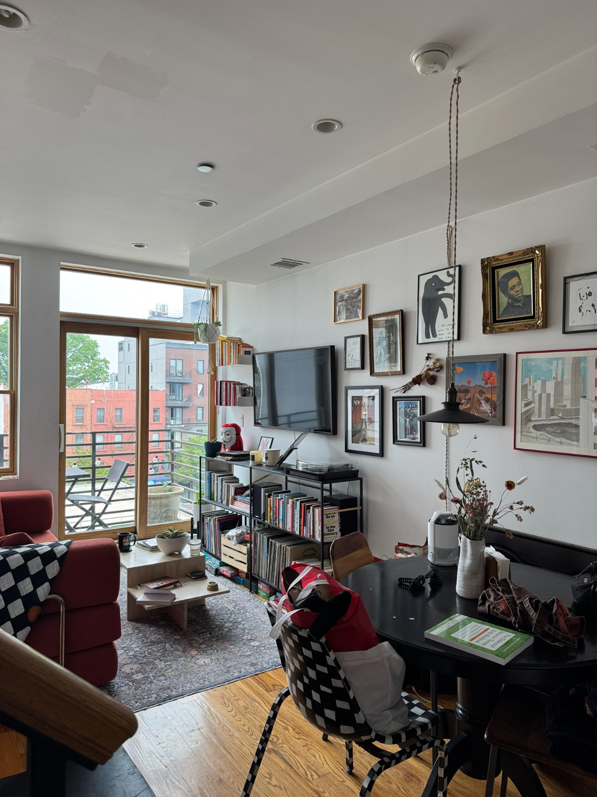 Sunny 2BR with private rooftop and balcony in Bed Stuy - Photo 1