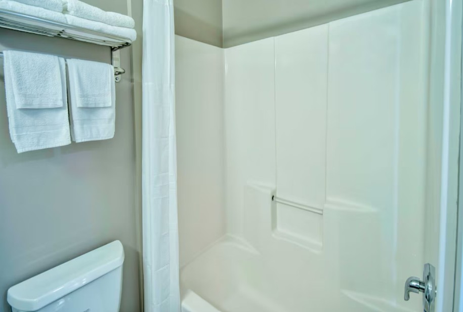 Queen Suite - 1 - Photo 6