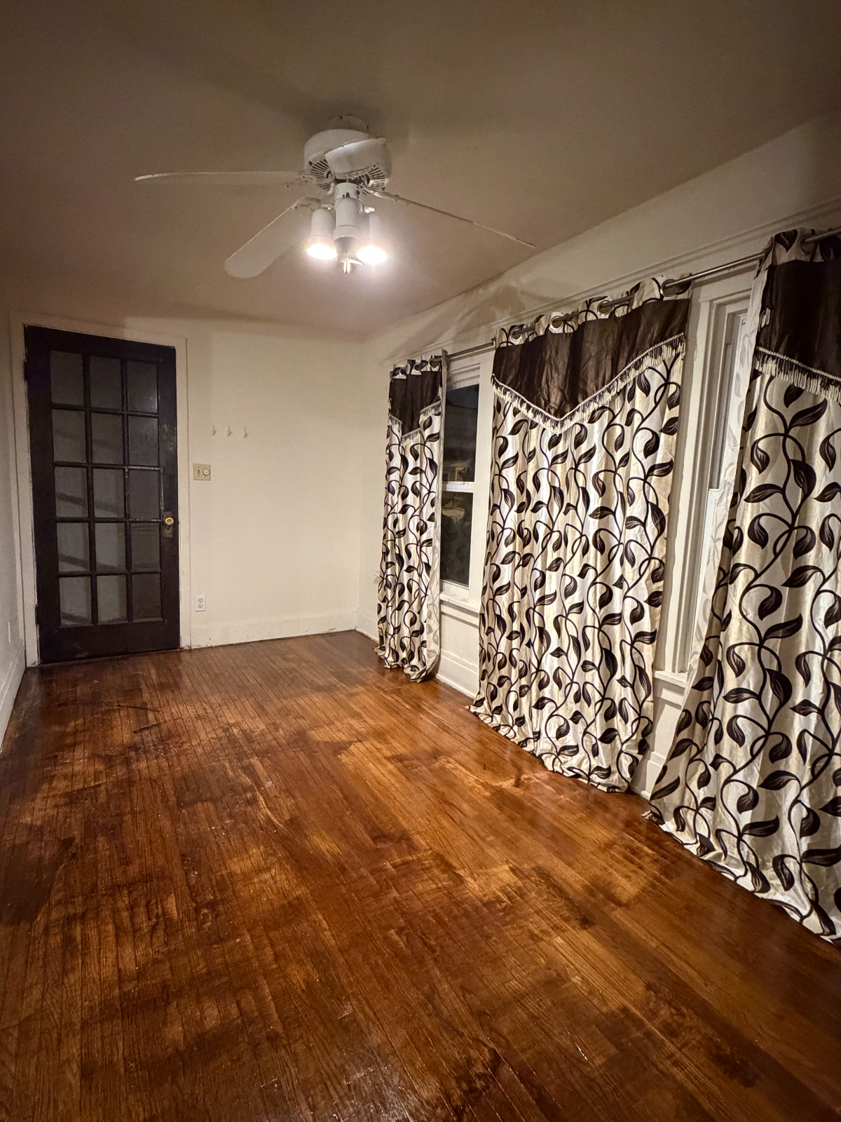 4 Private Rooms Available - Female-Only Home with Similar Layouts - Photo 4