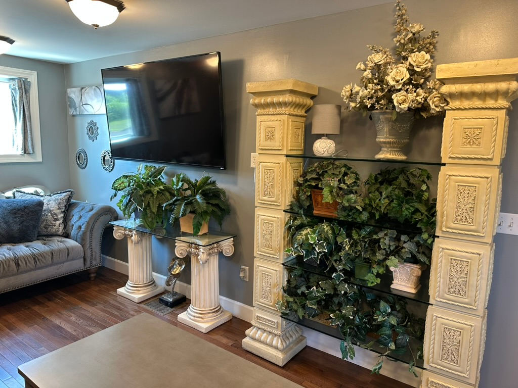 Fashionable Home Downtown - Photo 12