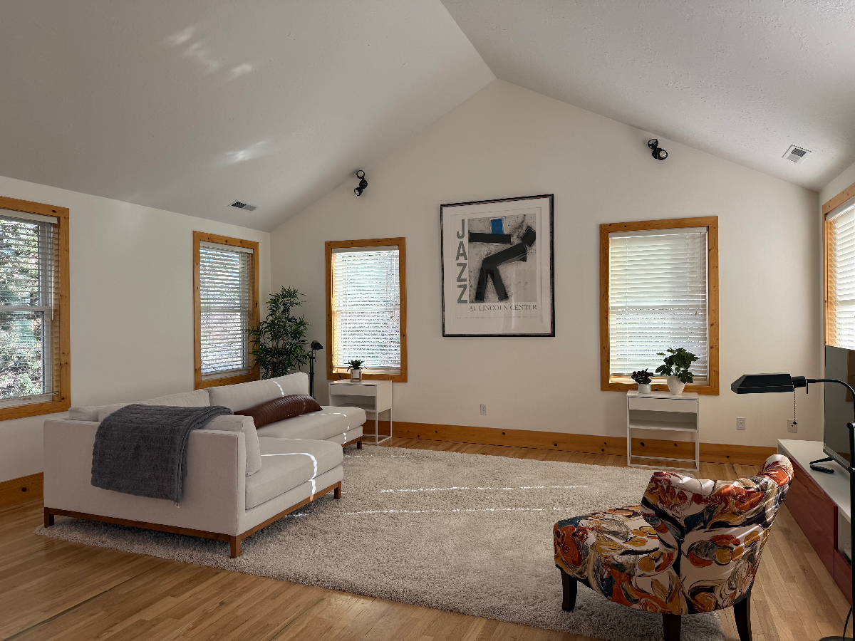 Spacious loft near hospital - Photo 6
