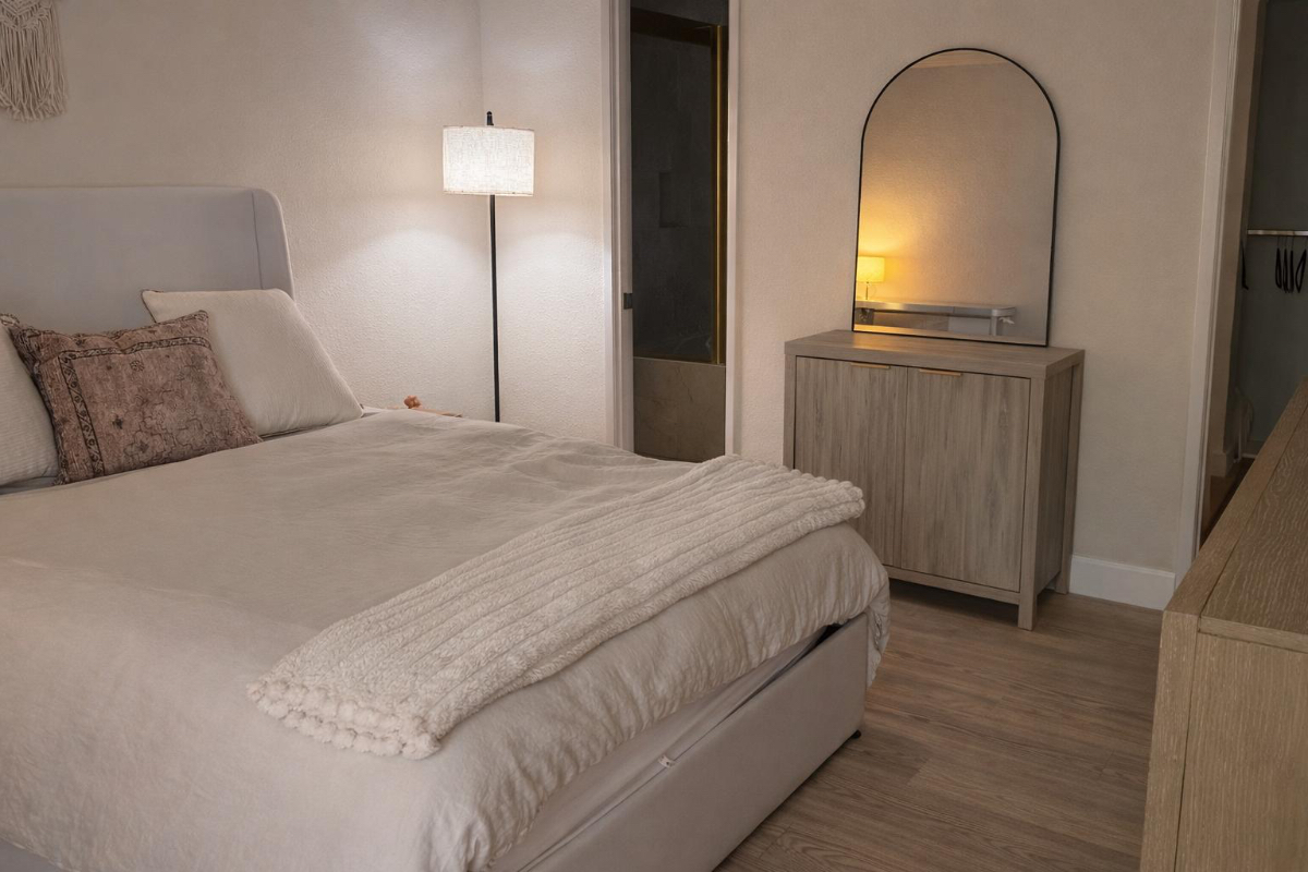 Furnished and Spacious One Bedroom Unit in Upscale Building - Photo 3