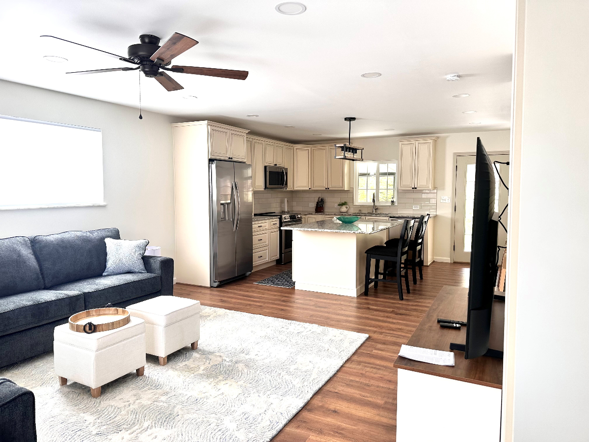 South Hills House- Convenient to Everything - Photo 4