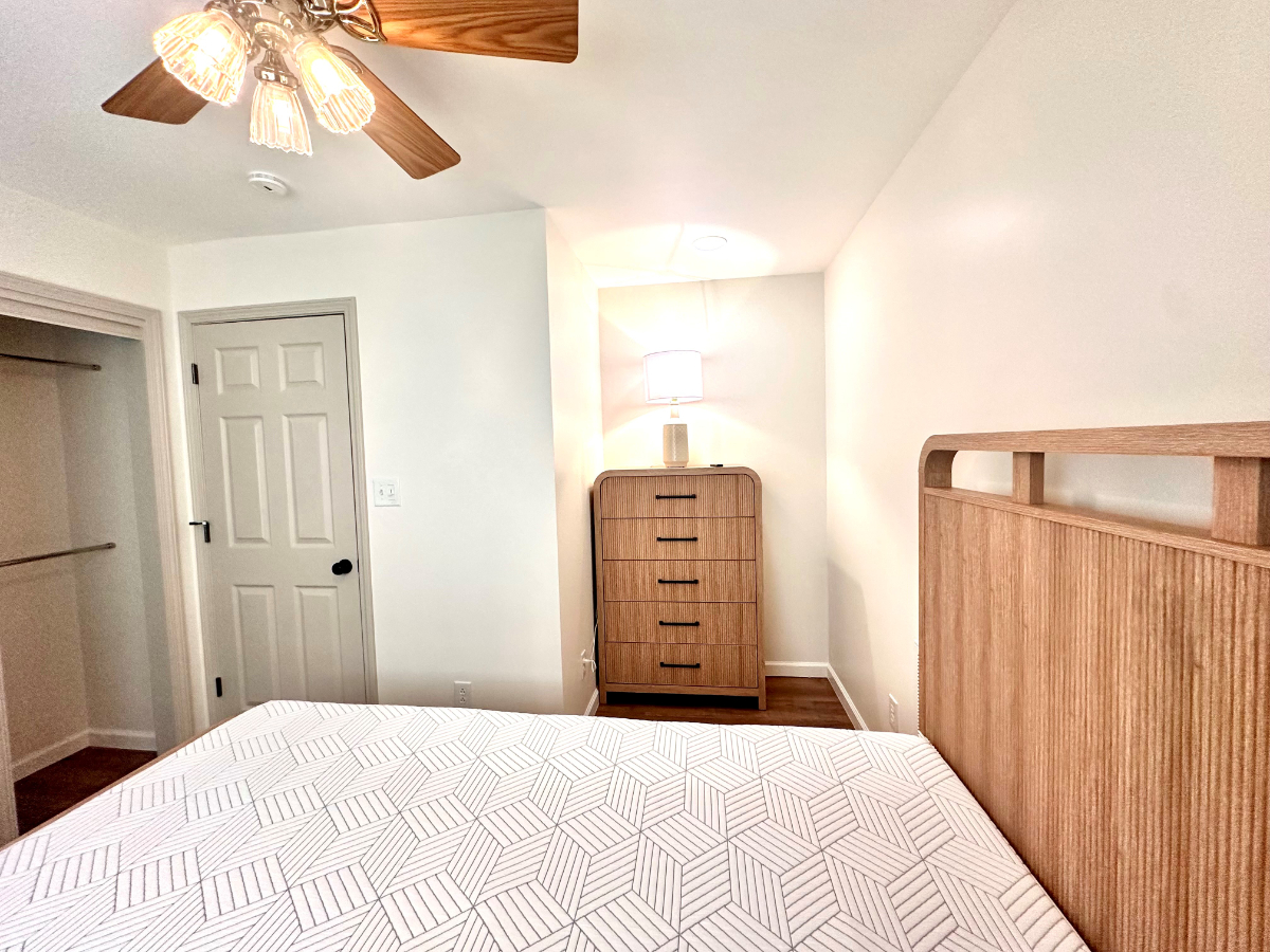 South Hills House- Convenient to Everything - Photo 8
