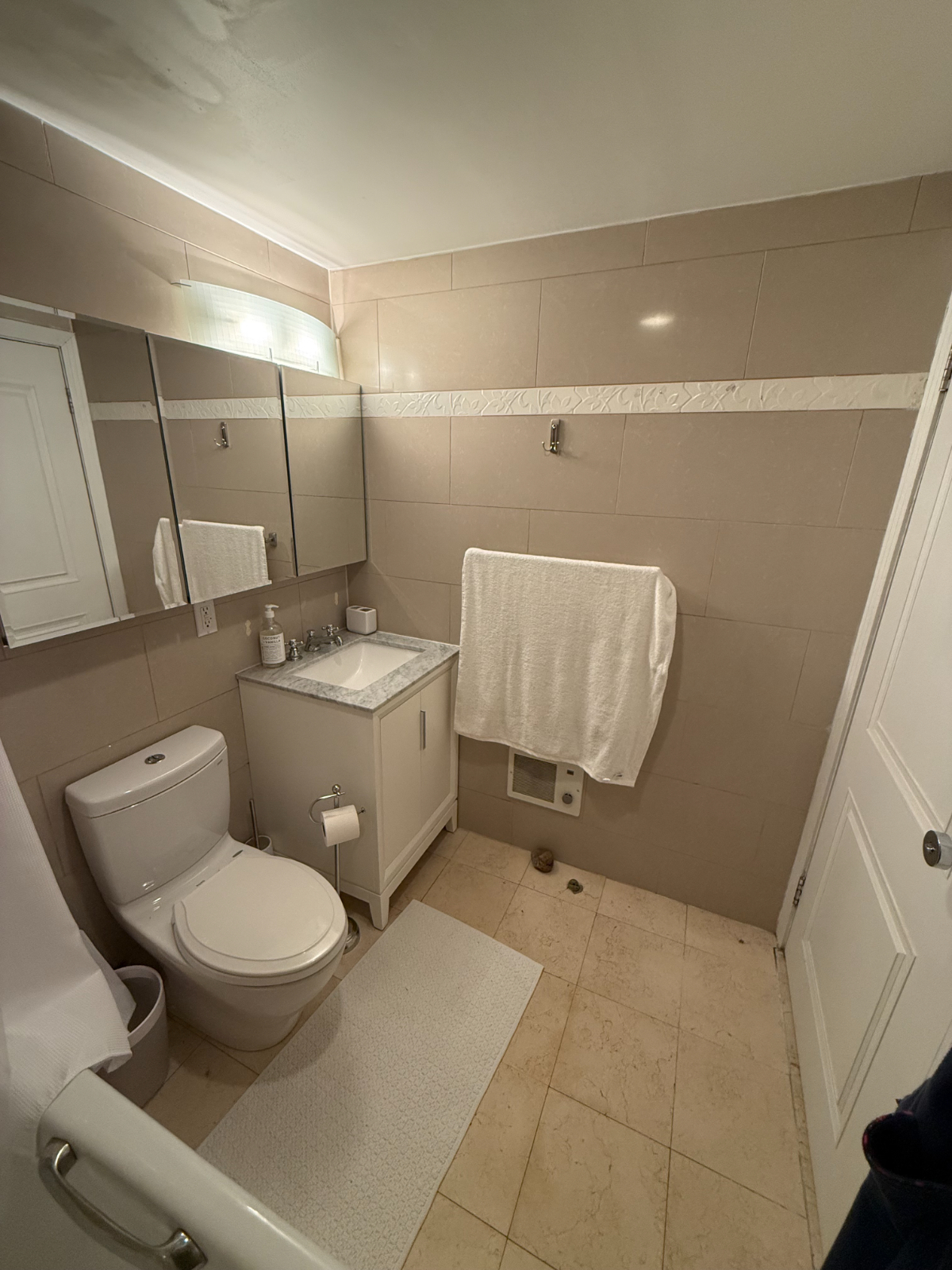 1 Bedroom Apartment in Prime LES Location - Photo 4