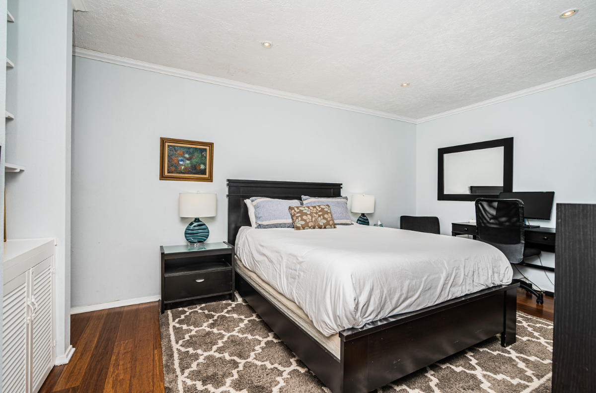 FULLY FURNISHED, UTILITIES INCLUDED condo Near Scripps, UCSD, Eastgate BioTech - Photo 2