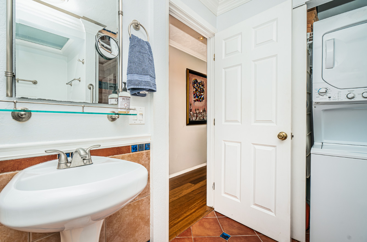 FULLY FURNISHED, UTILITIES INCLUDED condo Near Scripps, UCSD, Eastgate BioTech - Photo 5