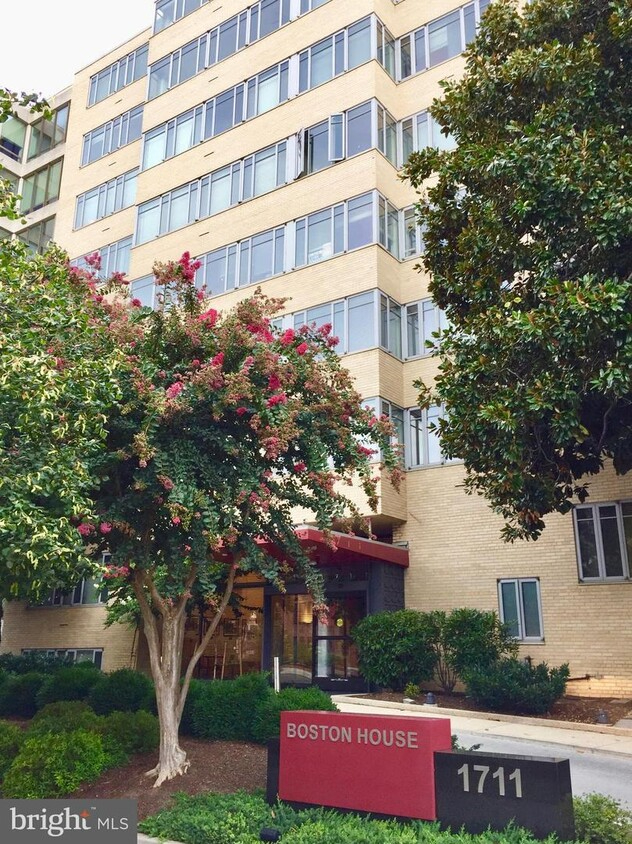 Dupont Circle Furnished Gem - Walk to Metro, White House - Photo 6