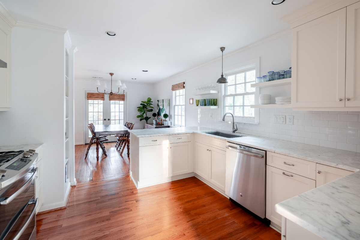 Coastal Cottage in Riverland Terrace - Photo 6