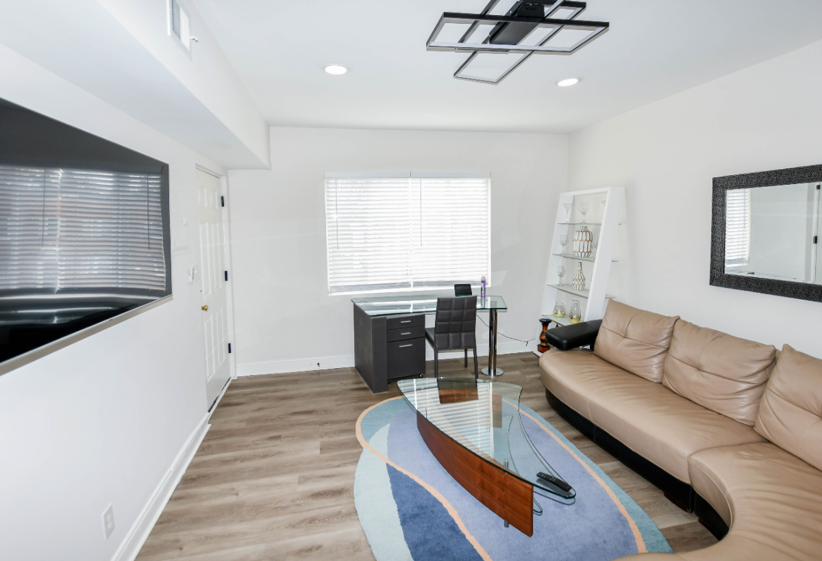 Beautifully Updated Upper-Level 2BR/1BA Apartment- Prime DC Location - Photo 1