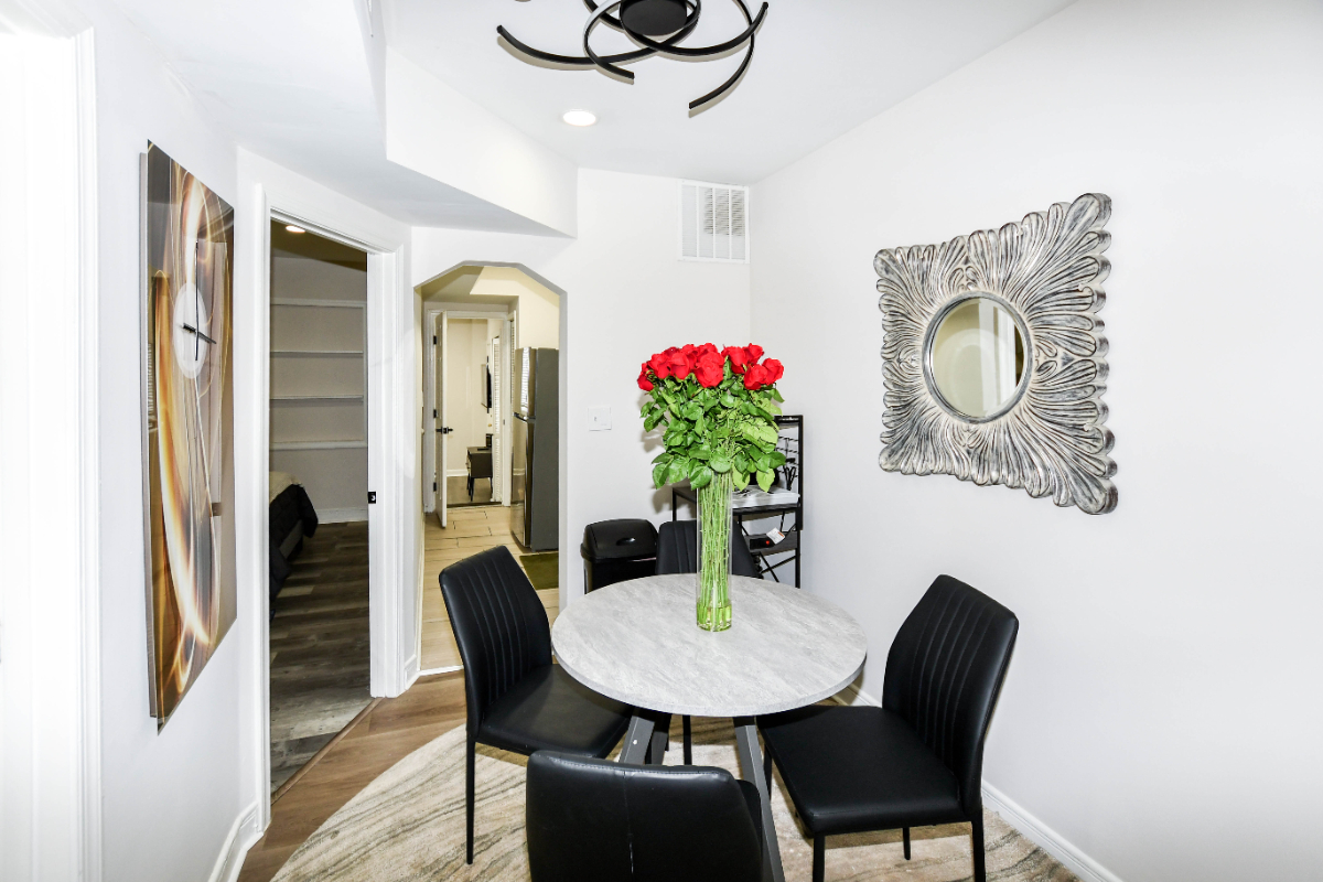 Beautifully Updated Upper-Level 2BR/1BA Apartment- Prime DC Location - Photo 4