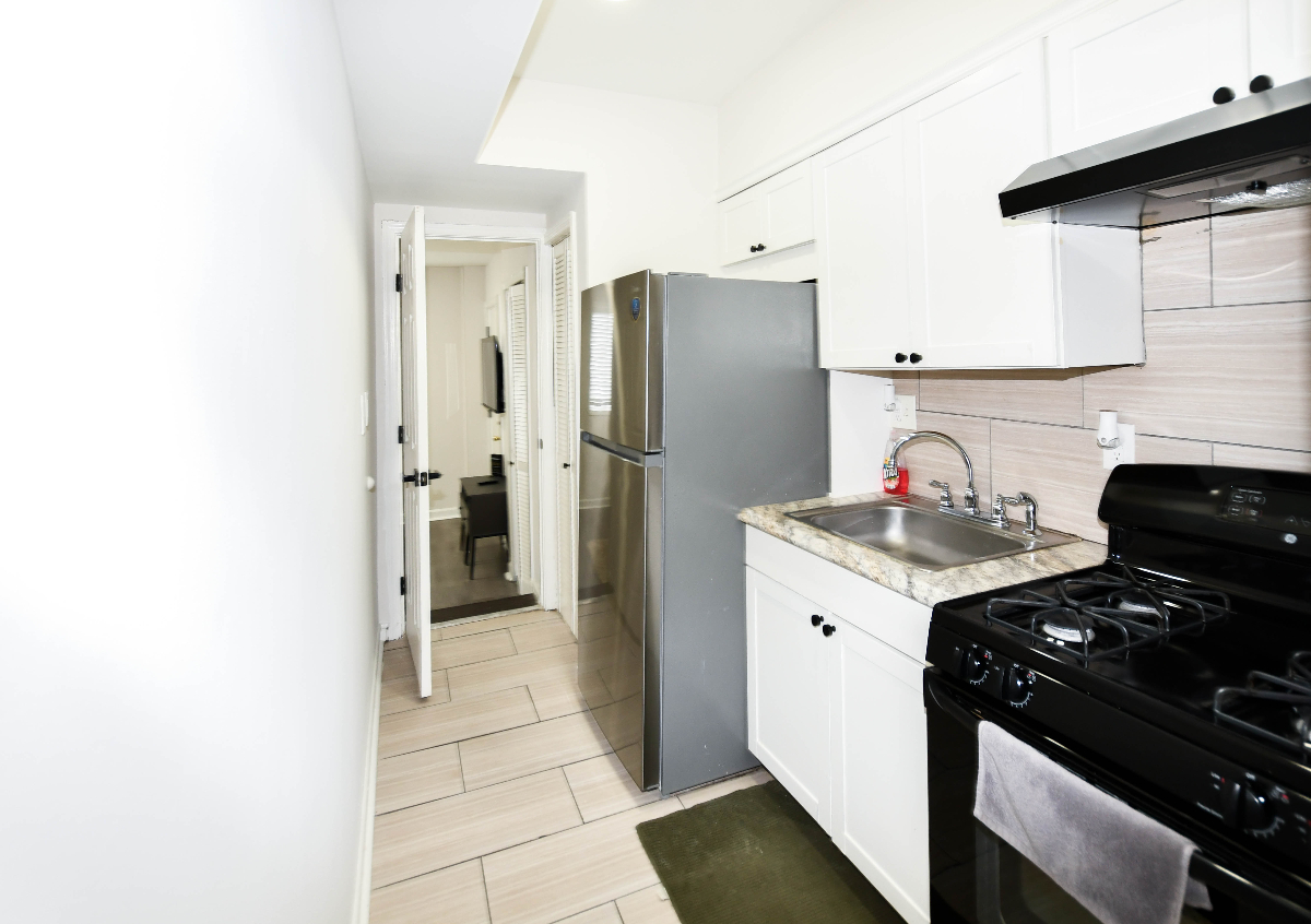 Beautifully Updated Upper-Level 2BR/1BA Apartment- Prime DC Location - Photo 10