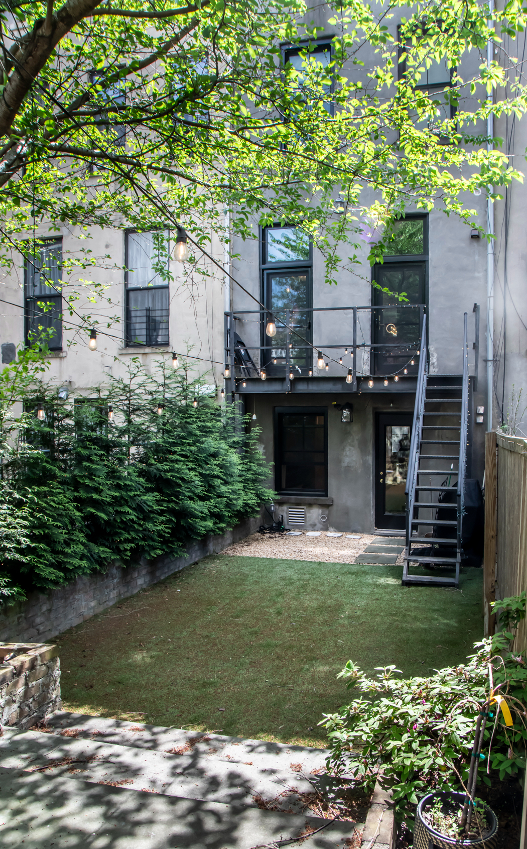 Two-Bedroom Brownstone Townhouse with Private Backyard, Central Harlem - Photo 3