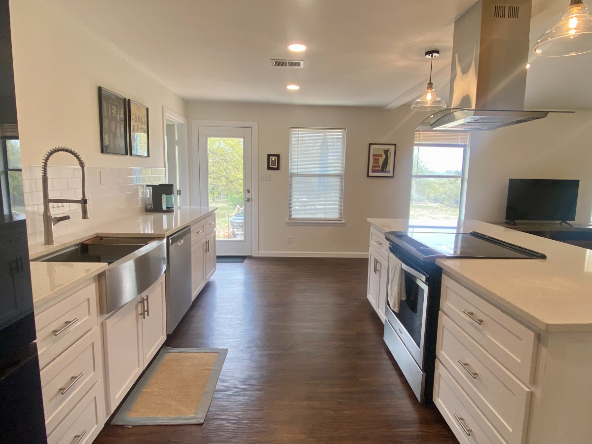 Charming, Peaceful, Pet Friendly Duplex in Southwest Austin Close to Dripping Springs Apt B - Photo 2